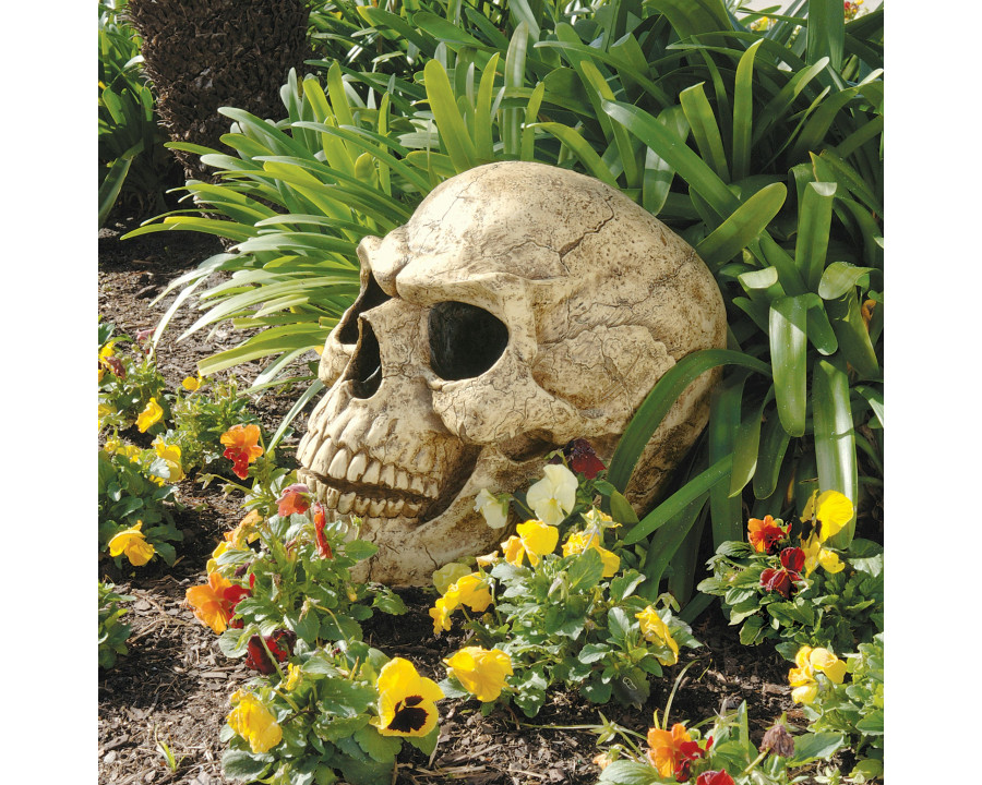 Toscano – Sinister Simon Giant Skull Statue