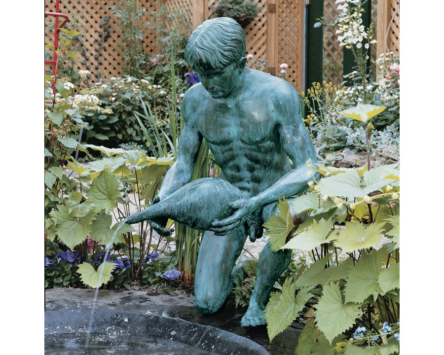 Toscano – Man with Shell Piped Garden Statue